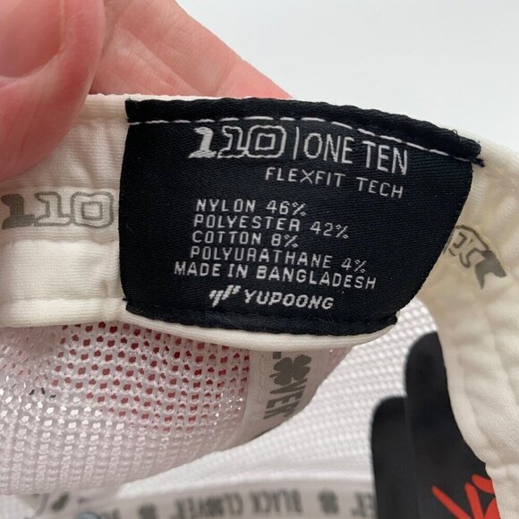 Black Clover Live Lucky Mens White Engraved 4 Snapback Trucker Hat New - Picture 6 of 6